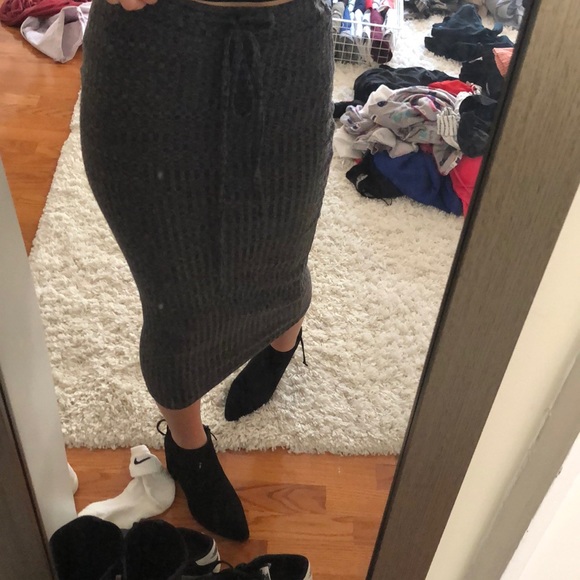 Long midi skirt - Picture 3 of 4